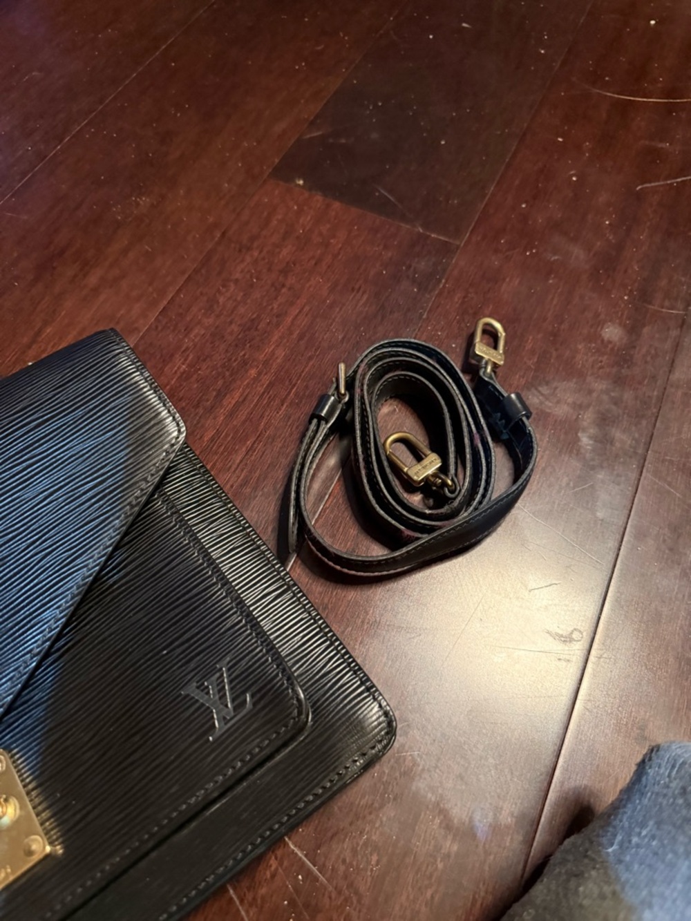 LV Black Epi Monceau 28 Briefcase – Near Mint Condition - Picture 12 of 14